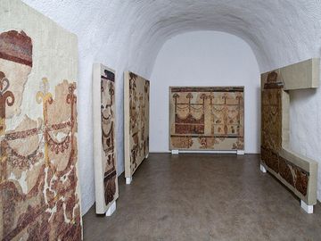 Una habitación reconstruida en un santuario minoico. (Photo: Tobias Schorr)